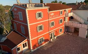 B&B-Ld